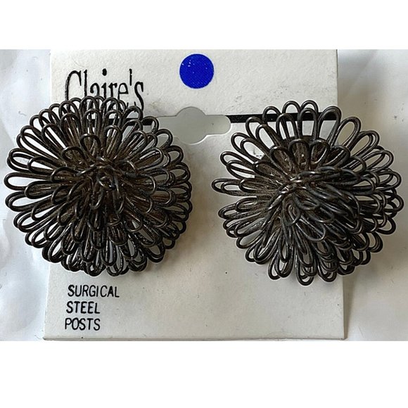 Claire's 3-D Wire Circle Earrings Surgical Steel - Picture 1 of 7